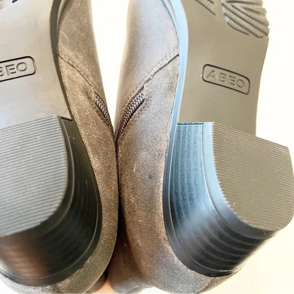 Abeo Melanie 5” Gray Suede Ankle Boots Side Zip Women’s Size 7.5 Winter Boot EUC - Picture 9 of 11